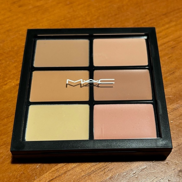MAC Studio Fix Conceal and Correct Palette - Picture 4 of 16